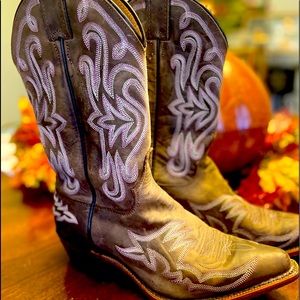 Justin Cowgirl Boots Size 8
